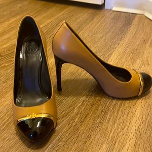Tory Burch Black & Tan Leather 4”Heels Size 7M